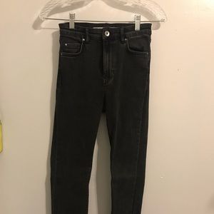 DONATING SOON Make an offer NWOT Zara skinny jeans